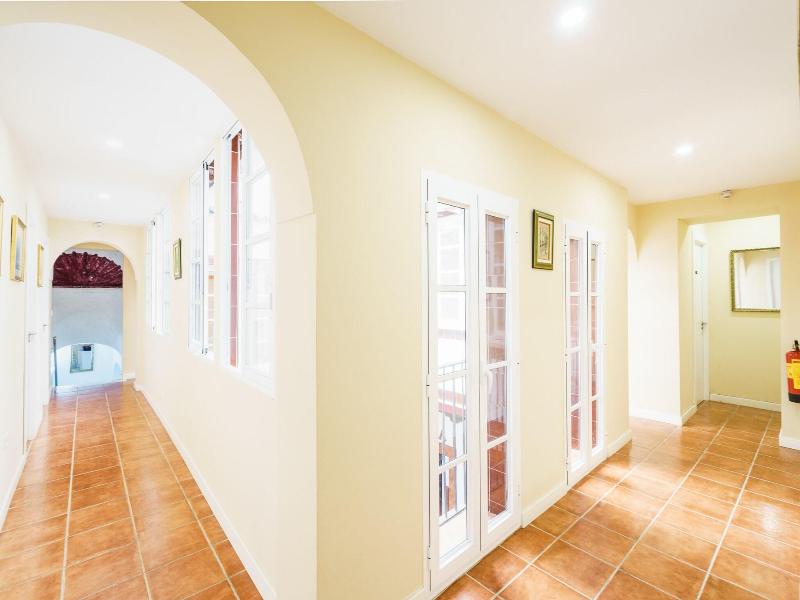 Hotel Carlos V by Vivere Stays image