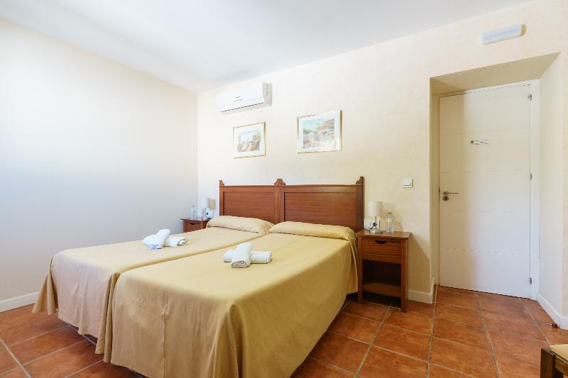 Hotel Carlos V by Vivere Stays image
