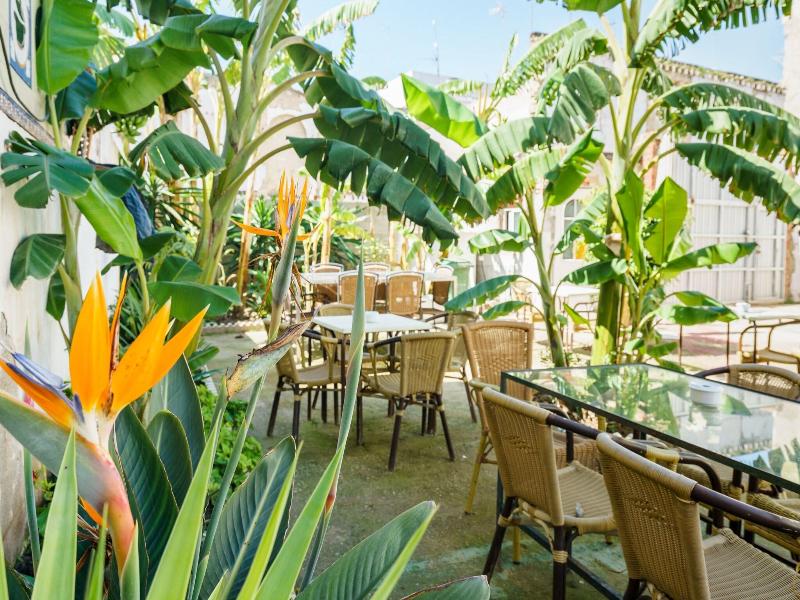 Hotel Carlos V by Vivere Stays image