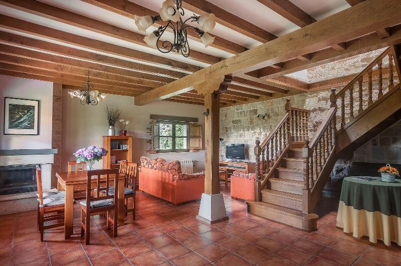 La Casa de Bustantegua image