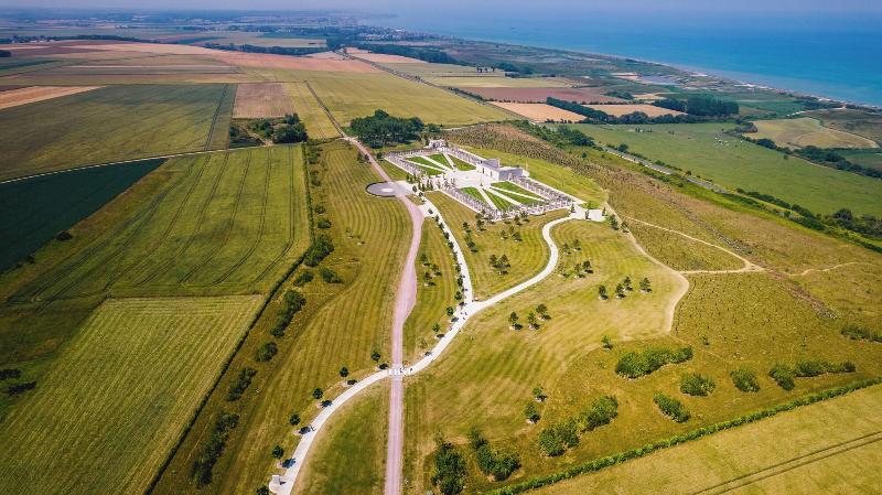 Chateau Cote de Nacre image