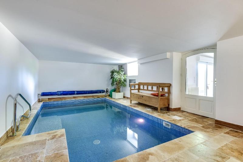 Chateau Cote de Nacre image