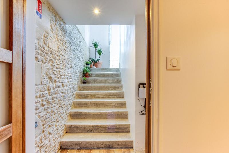 Chateau Cote de Nacre image