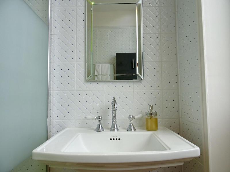 Chateau Cote de Nacre image