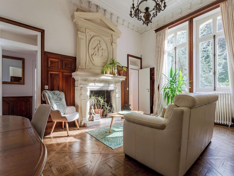 Chateau Cote de Nacre image