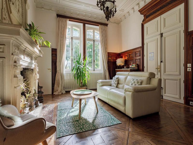 Chateau Cote de Nacre image