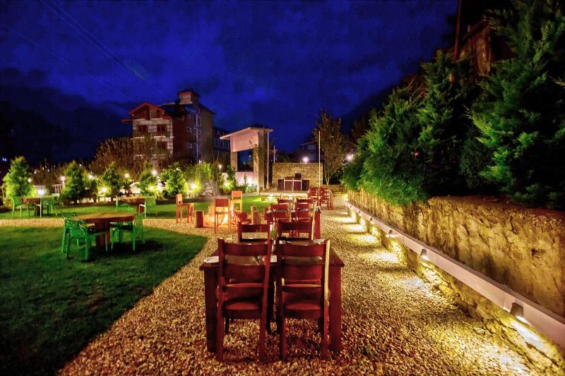 Montana Blues Resort By Snow City image