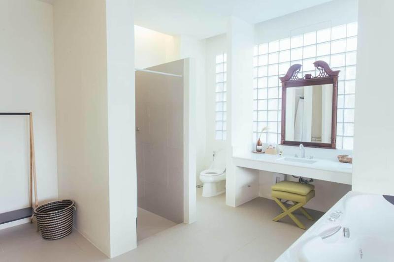 The Peak Residence image