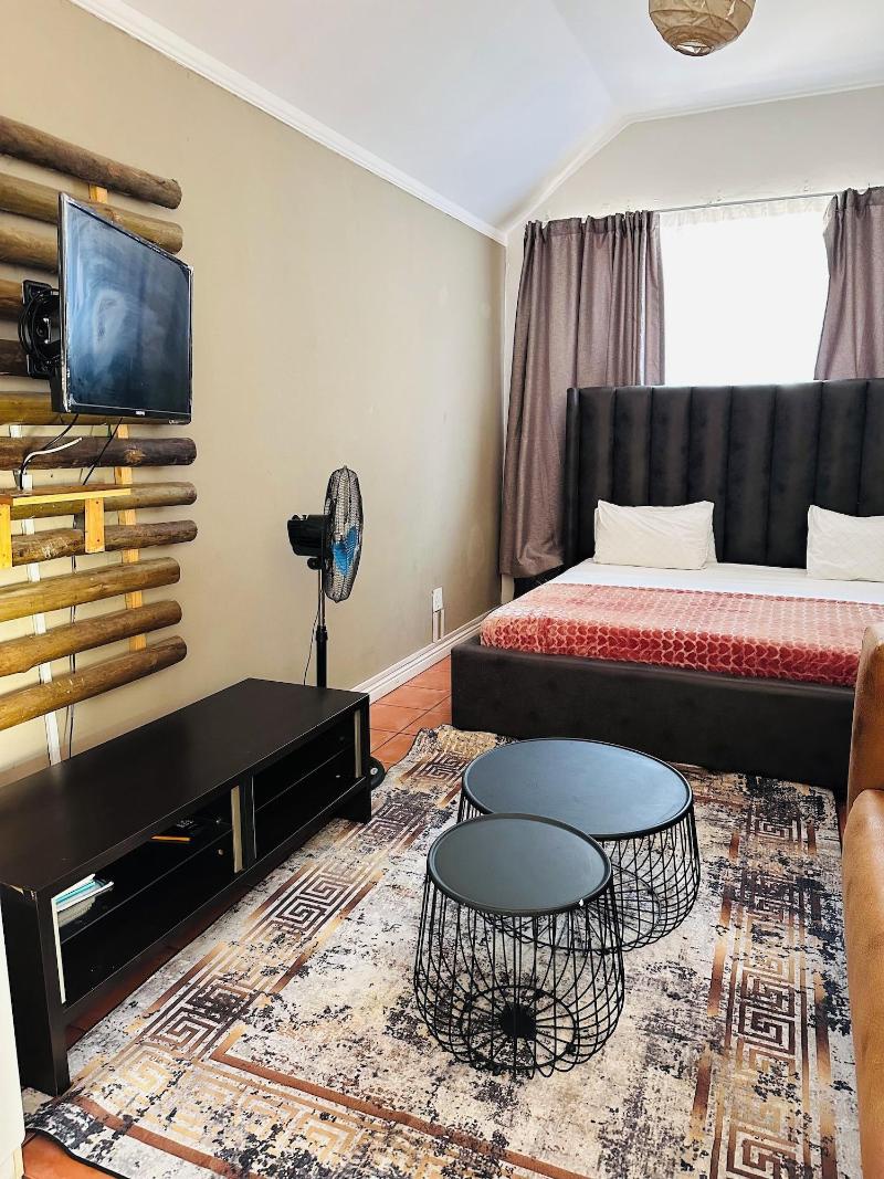 Karibu Guesthouse image