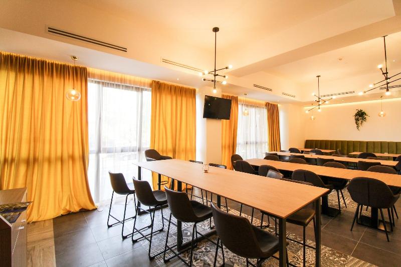 Hotel Avenue Buzau image
