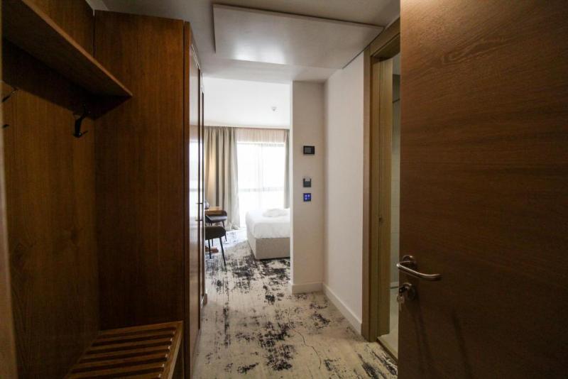 Hotel Avenue Buzau image