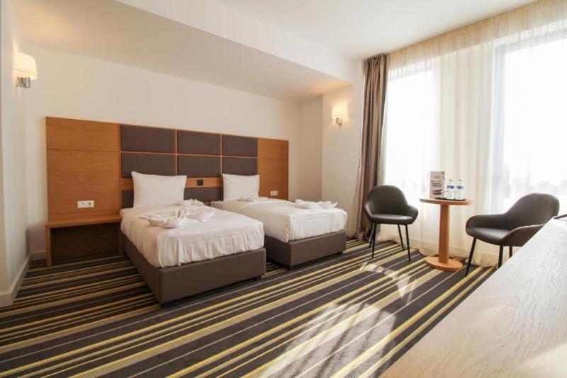 Hotel Avenue Buzau image