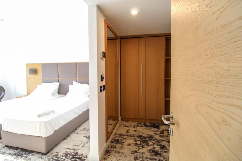 Hotel Avenue Buzau image