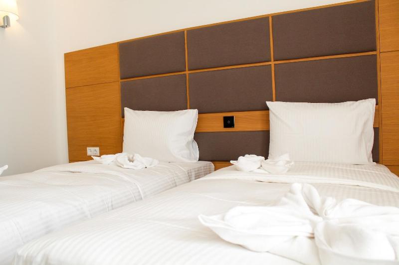 Hotel Avenue Buzau image