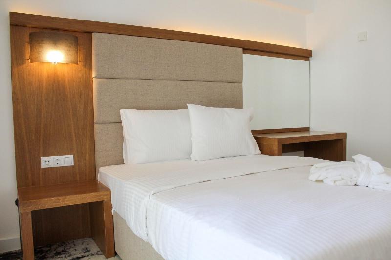 Hotel Avenue Buzau image