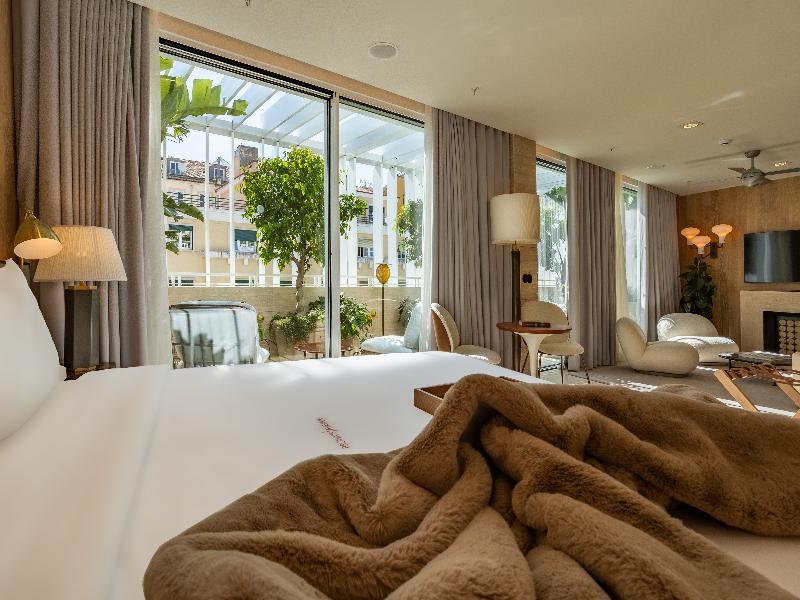 Browns Avenue Hotel image