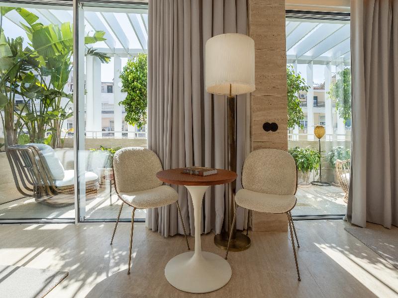 Browns Avenue Hotel image