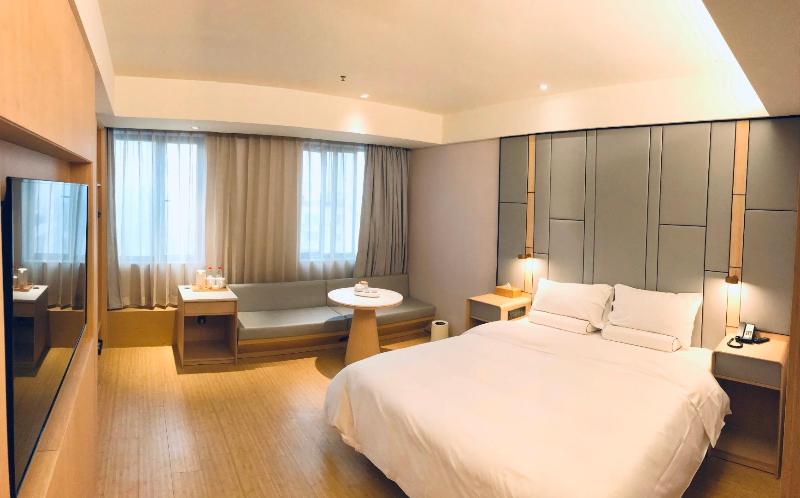 Ji Hotel (Haining Haichang South Road Leather City image