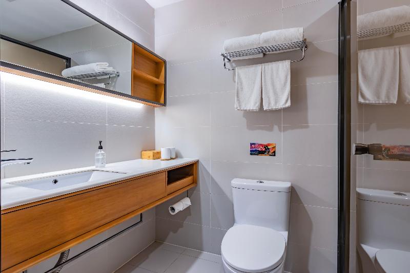 Ji Hotel (Haining Haichang South Road Leather City image
