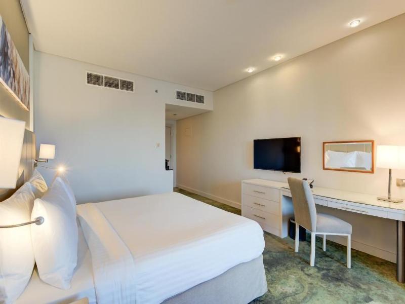 Millennium Lakeview Hotel image