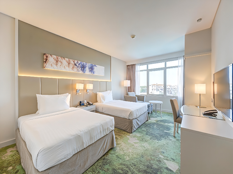 Millennium Lakeview Hotel image