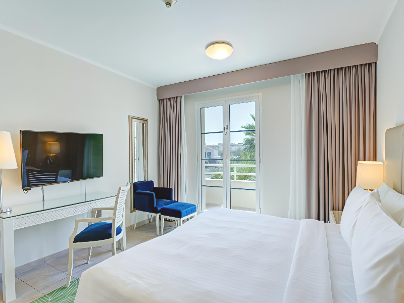 Millennium Lakeview Hotel image