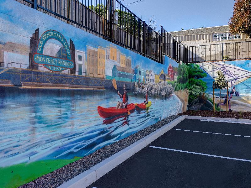 Hampton Inn & Suites Marina image