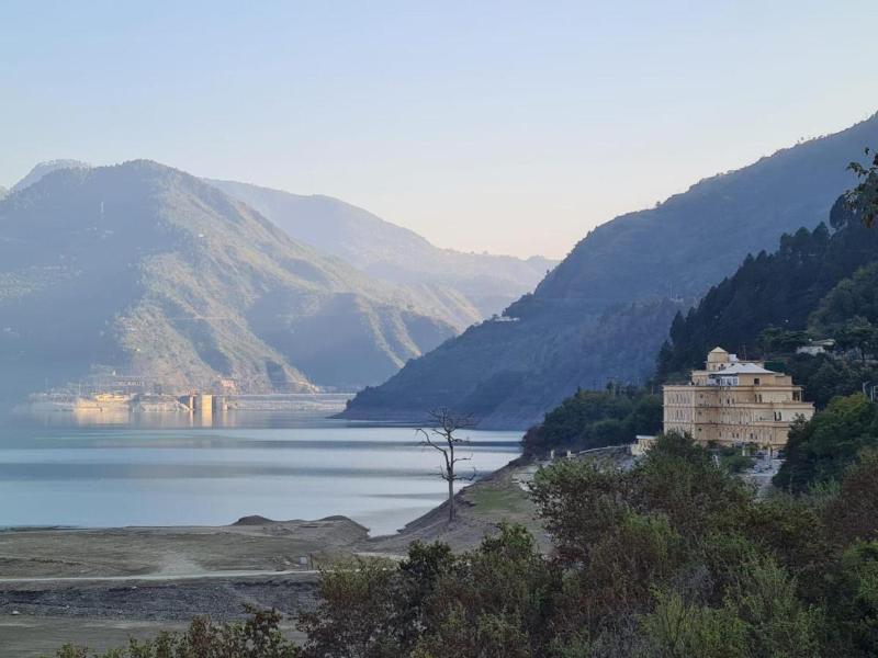 Hotel LE ROI Lake View, Koti image