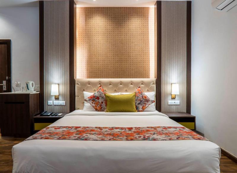 Hotel LE ROI Lake View, Koti image