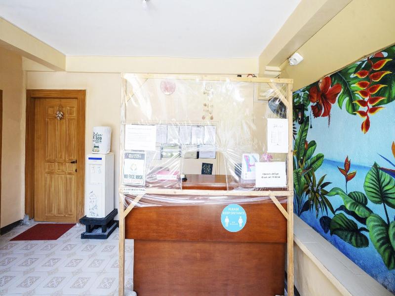 White Shamrock Beach Hotel image