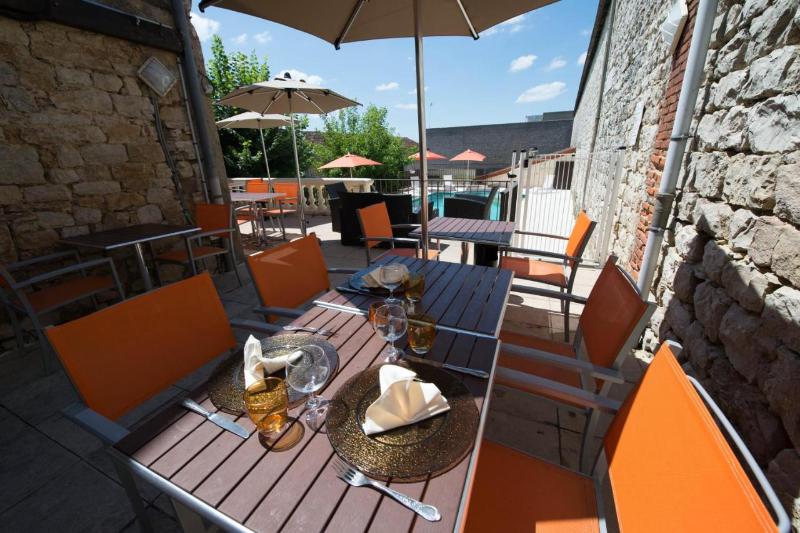 Logis Hotel Vuillot image