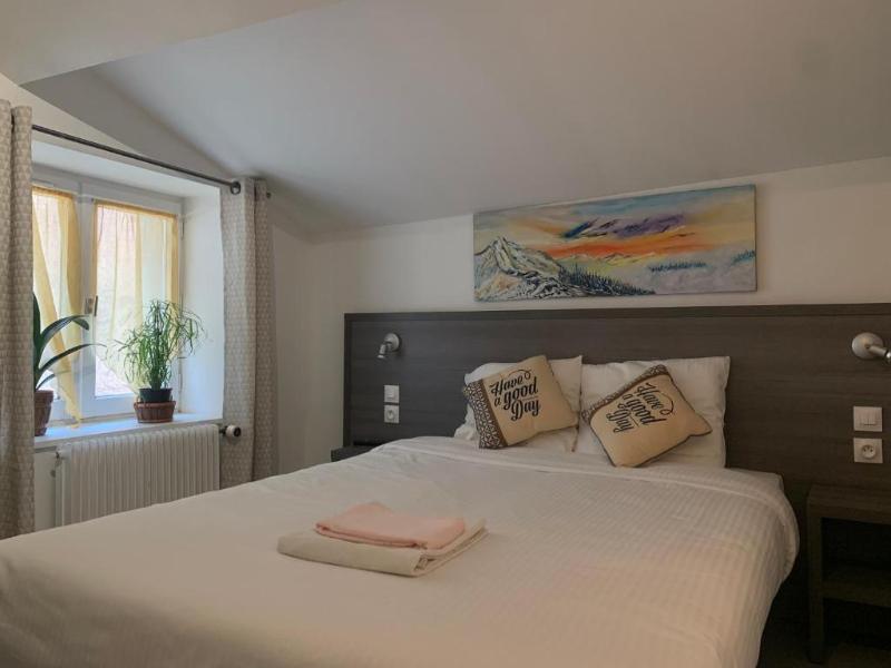 Logis Hotel Vuillot image