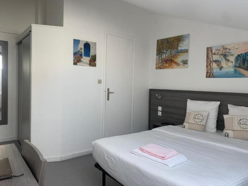 Logis Hotel Vuillot image