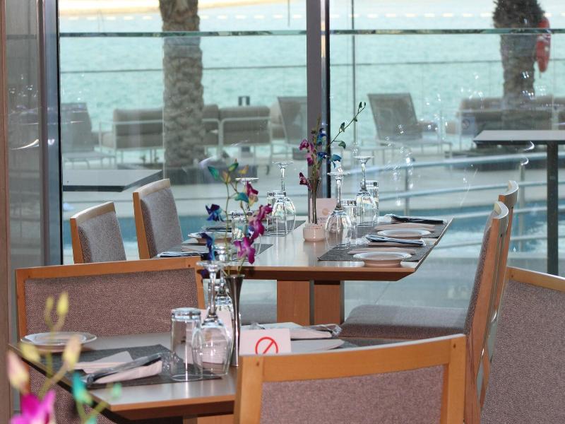 Aqua Vista Bahrain Hotel image