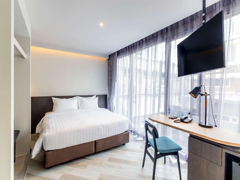 Seekers Finders Rama IV Hotel, SureStay Collection image