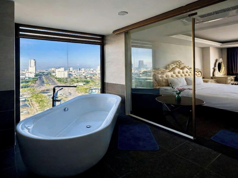 Century Hotel Danang image