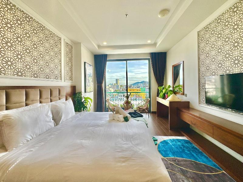 Century Hotel Danang image