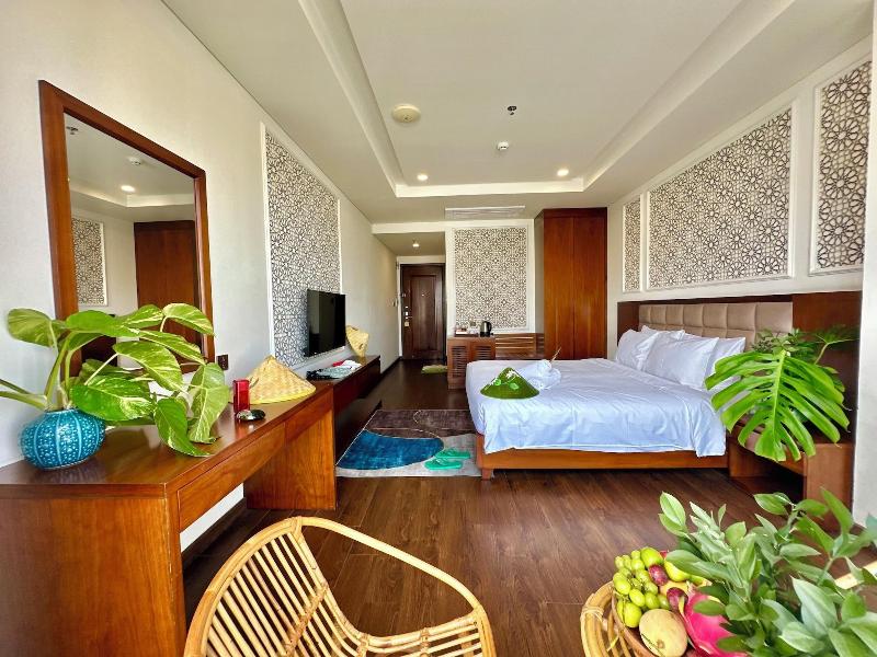 Century Hotel Danang image