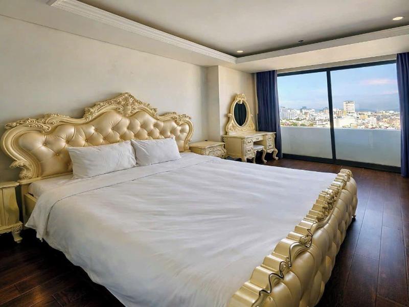 Century Hotel Danang image