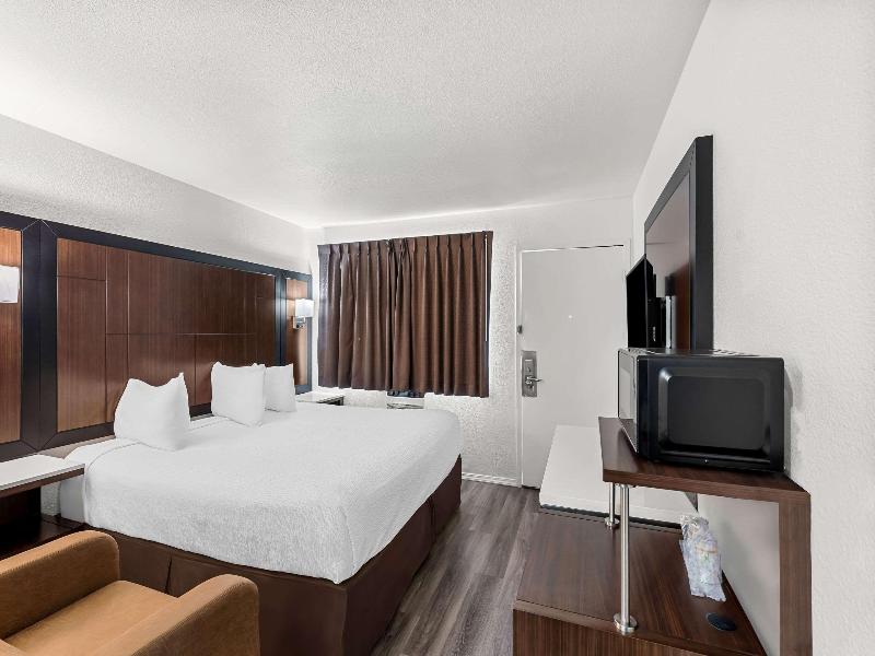 Econo Lodge Stockton near I-5 Fairgrounds image