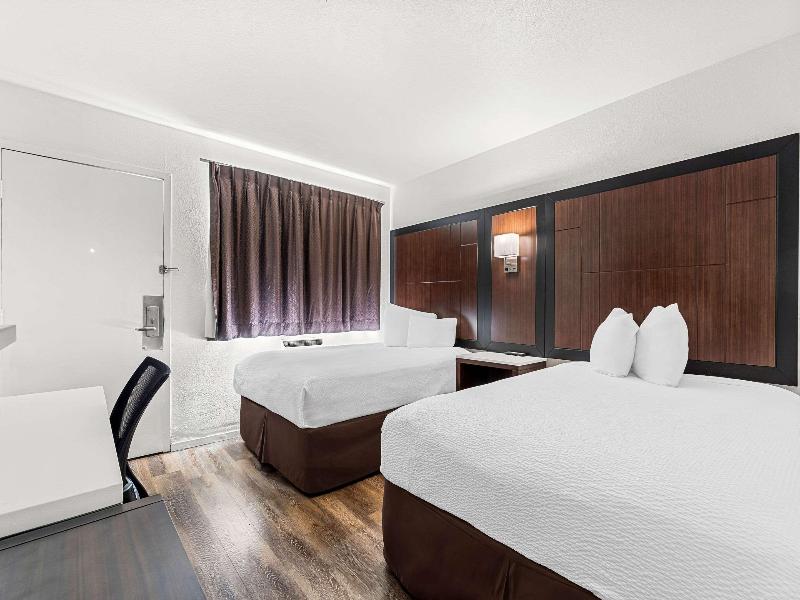 Econo Lodge Stockton near I-5 Fairgrounds image