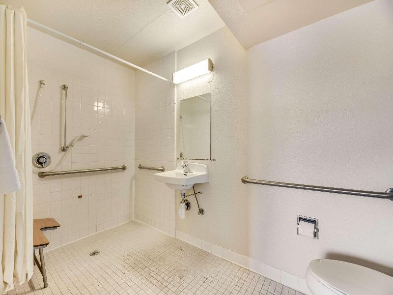 Econo Lodge Stockton near I-5 Fairgrounds image