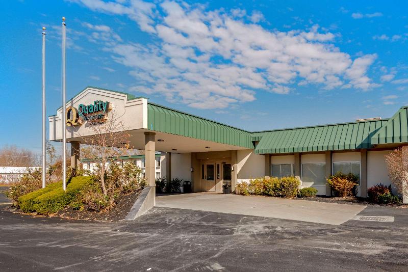 Quality Inn & Suites New Hartford - Utica image