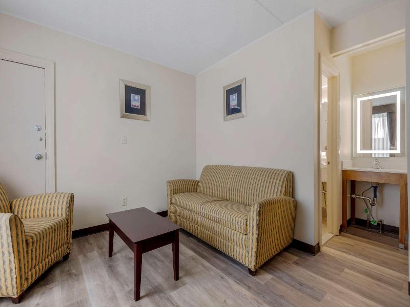 Quality Inn & Suites New Hartford - Utica image