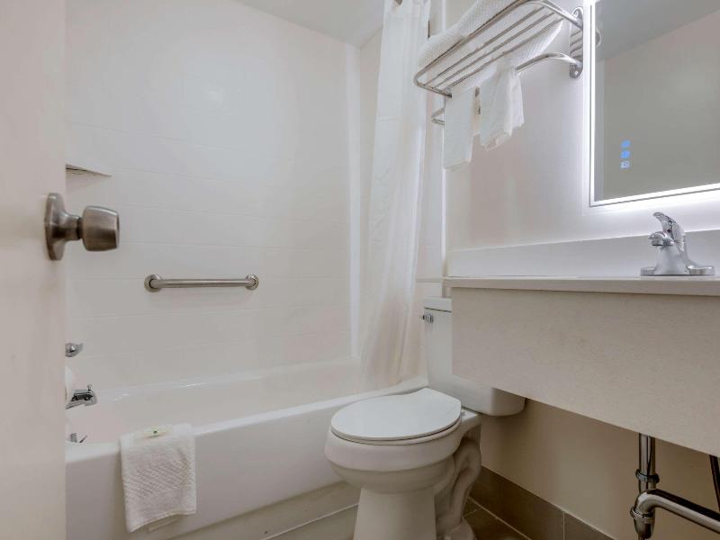 Quality Inn & Suites New Hartford - Utica image
