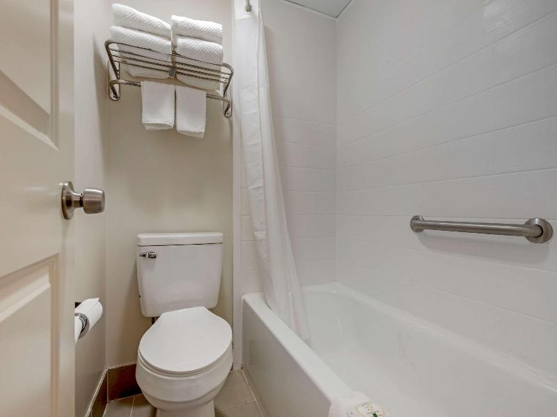 Quality Inn & Suites New Hartford - Utica image