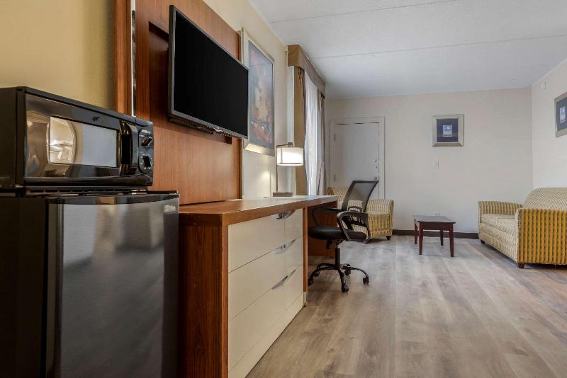 Quality Inn & Suites New Hartford - Utica image