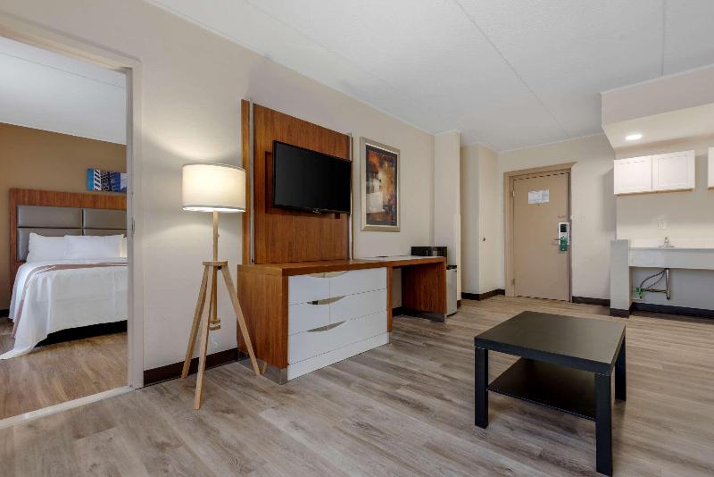 Quality Inn & Suites New Hartford - Utica image