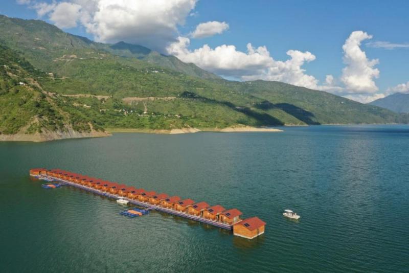 Le ROI Floating Huts & Eco Rooms image