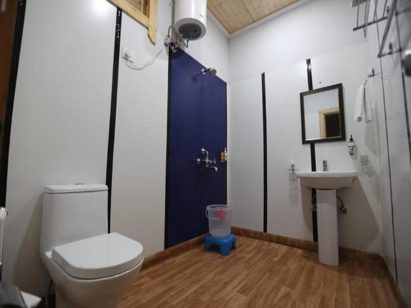 Le ROI Floating Huts & Eco Rooms image